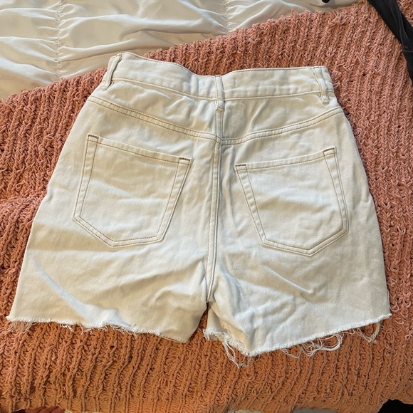 White Pacsun Shorts - Picture 3 of 3